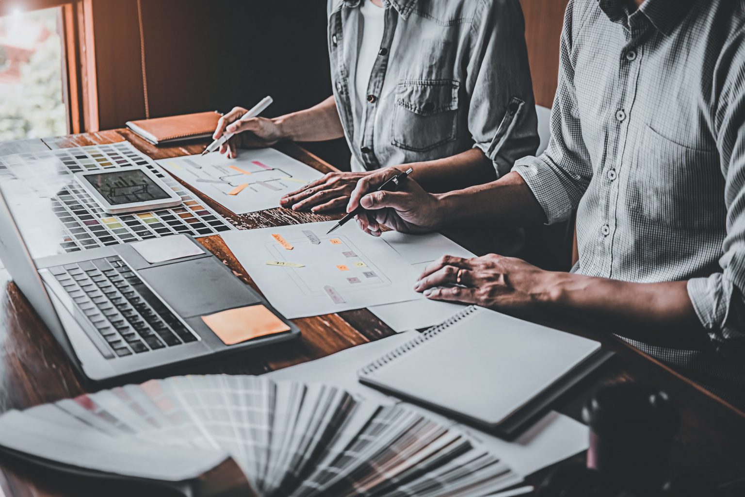 Designere som planlegger en prosess