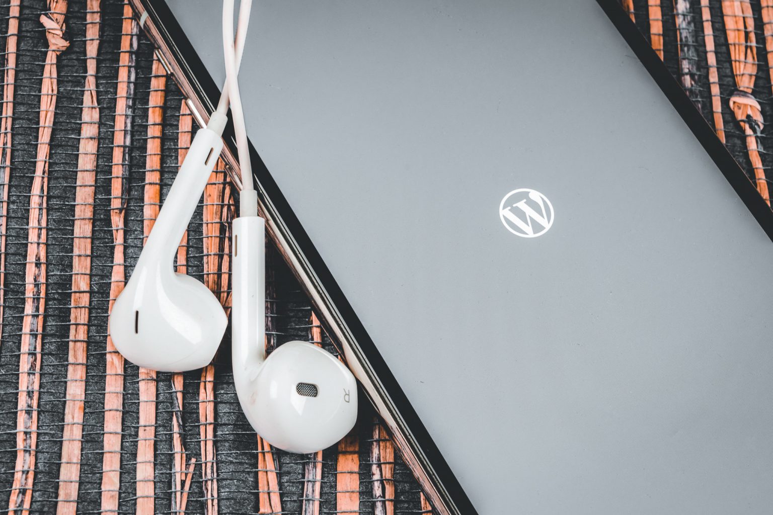 Mobiltelefon med øreklokker